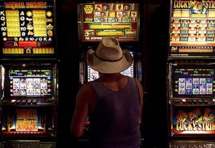 Pokies, Not Internet Pose Bigger Threat for Aussie Gamblers