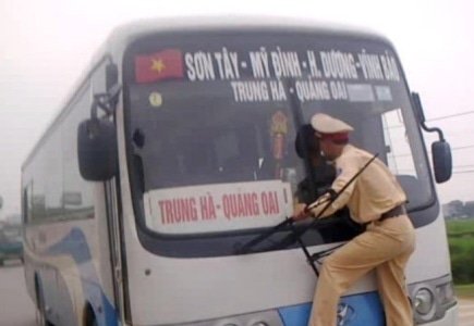 Illegaler Betreiber von Casinobus in Vietnam angezeigt