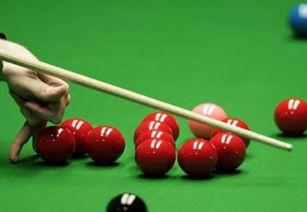 World Snooker Championship: O'Sullivan and Robertson storm into quarter-finals