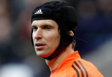 Premier League: Petr Cech set for Chelsea talks