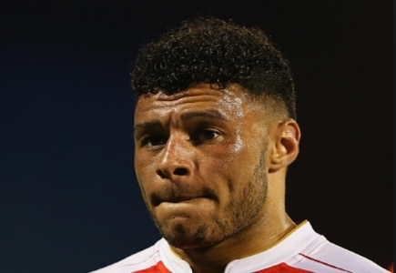 Premier League: Arsenal without Oxlade-Chamberlain for several weeks
